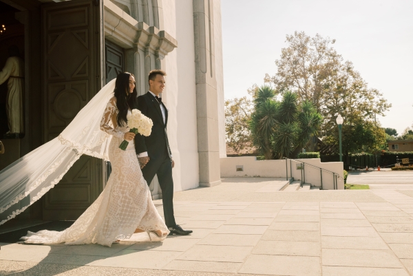 Classic Black Tie Wedding Pictures  | Sara & Devin's Black Tie Wedding in California | Photo