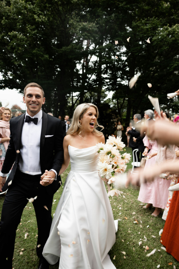 Isabella & Sam’s Elegant Wedding at Glenrock Gardens | Photo | English Country Garden Bridal Party in Tenterfield