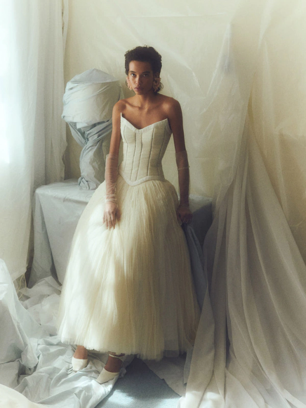 Best Wedding Dress Styles for Hourglass Body — photo 2