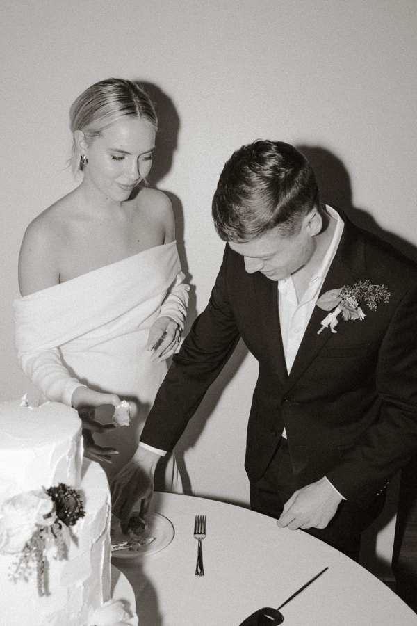 Real wedding that reflected current emotions | An interview with the bride regarding concept development, the wedding program, and the outfits