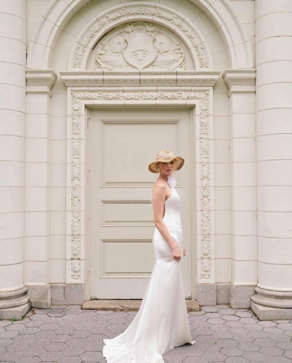 Best Wedding Dresses for Apple Body Shape | Bridal Gown Styles, Outfits for Plus Size Apple Body Type