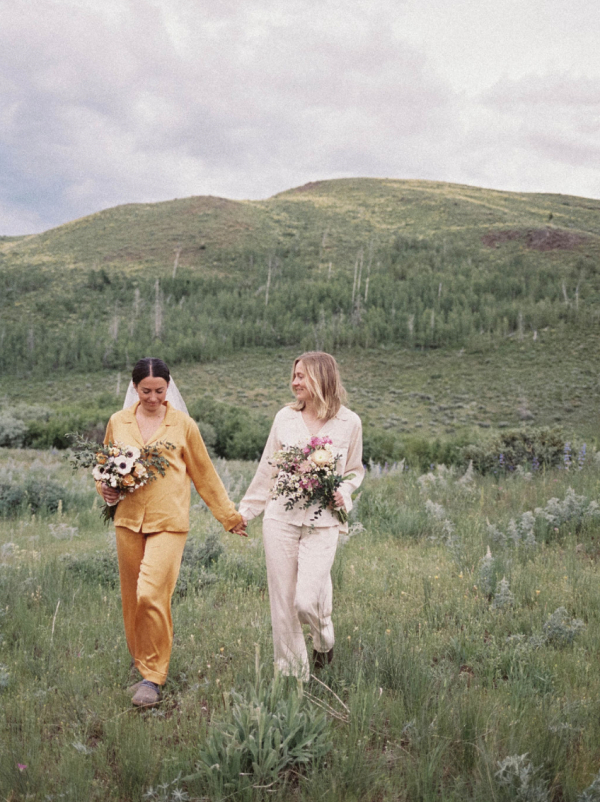 Unconventional Wedding with Sunrise Ceremony, Two Aisles and Brides in Pajamas | Interview With the Bride About Planning Details