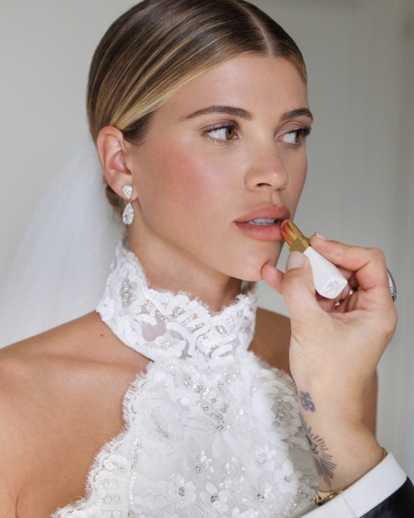 What is Hailey Bieber's Strawberry Girl Makeup and How Can It Be a Go-to For Your Bridal Look?