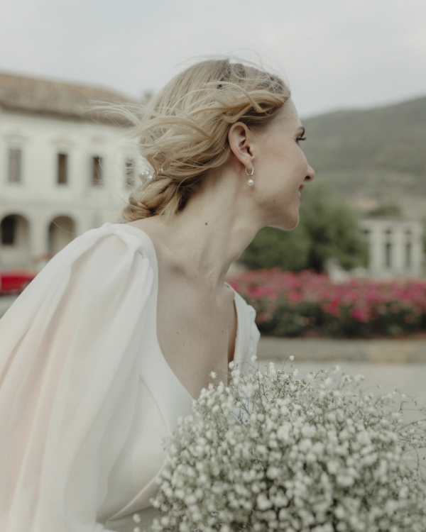 How to Choose The Right Photographer for Your Intimate Wedding?