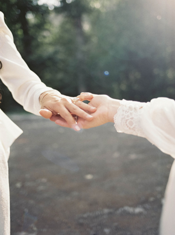 Unconventional Wedding with Sunrise Ceremony, Two Aisles and Brides in Pajamas | Interview With the Bride About Planning Details