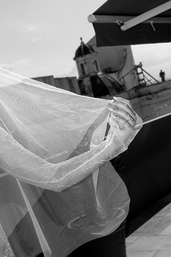 Romance in Puerto Rico: Dream Wedding and Tropical Delights | Interview with the bride about the preparation for the wedding, the choice of outfits and a rich musical program