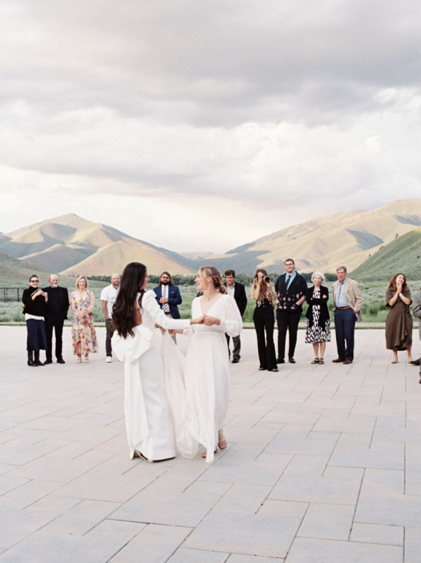 Unconventional Wedding with Sunrise Ceremony, Two Aisles and Brides in Pajamas | Interview With the Bride About Planning Details