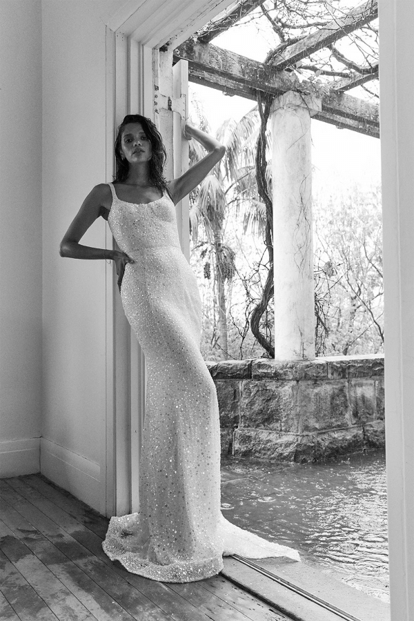 Best Wedding Dresses for Apple Body Shape | Bridal Gown Styles, Outfits for Plus Size Apple Body Type