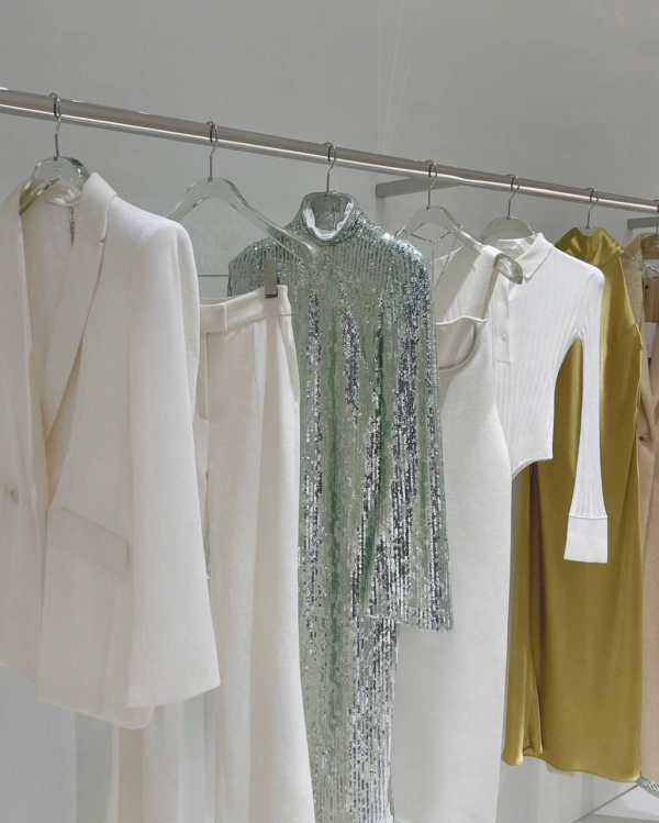 Best Winter Bridal Shower Outfits | Bridal Shower Attire for Cold Weather