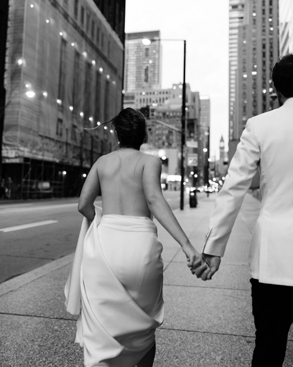 Modern Wedding in Toronto at Canoe | Interview with the Bride About Picking the Venue, Choosing Outfits, and Dealing with Planning Challenges