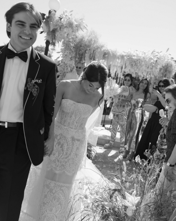 An intimate wedding at parent's residence | Interview with the bride about Persian Abgoosht, heartfelt speeches, and joyful dancing