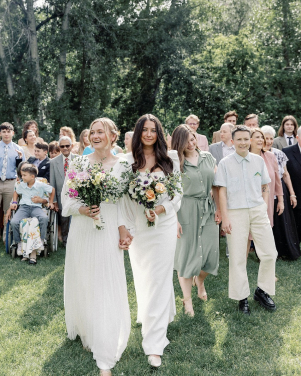 Unconventional Wedding with Sunrise Ceremony, Two Aisles and Brides in Pajamas | Interview With the Bride About Planning Details