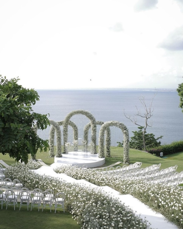 Beautiful Flower Altar Arrangement Ideas