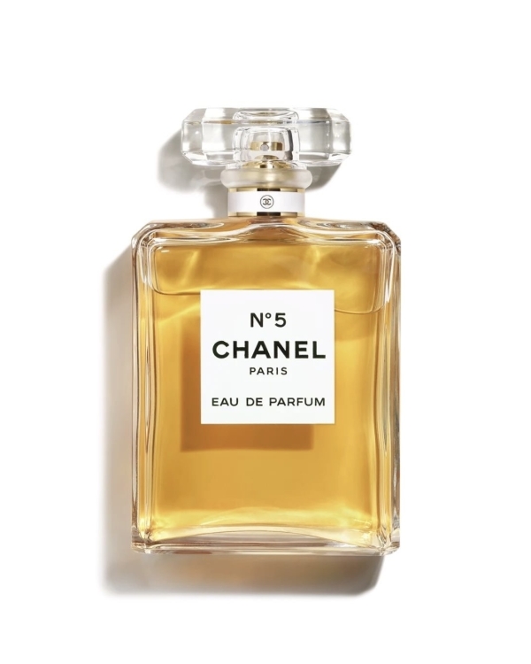 Margot Robbie is a New Face of Chanel No.5 | Margot Robbie and Jacob Elordi take center stage in campaign for the iconic Chanel fragrance