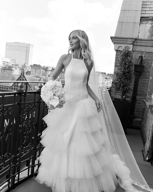 Influencer & Nutritionist Entrepreneur Emily English Weds in London — photo 1