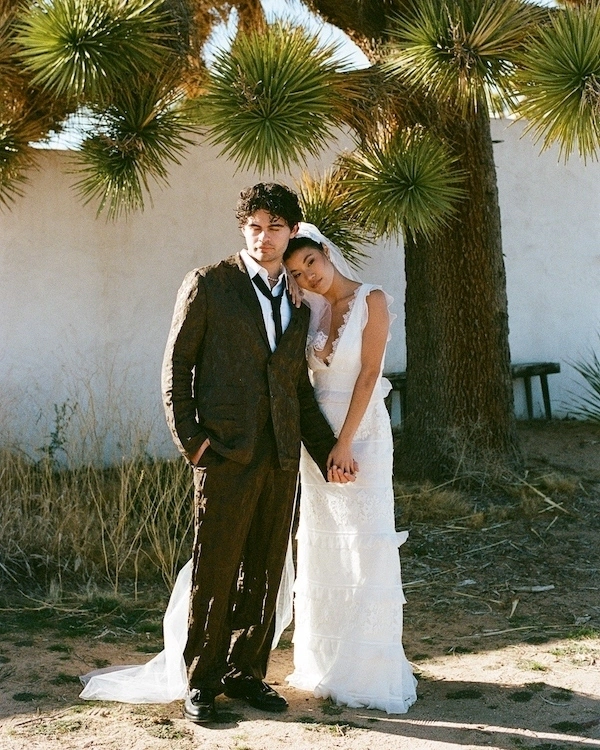 A Serene Joshua Tree Elopement — photo 1
