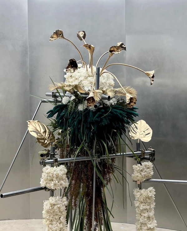 Beautiful Flower Altar Arrangement Ideas