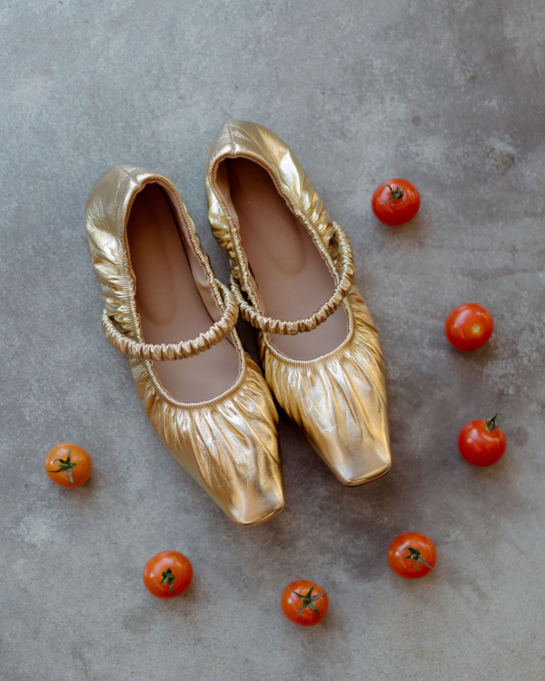 Black & Gold Romance