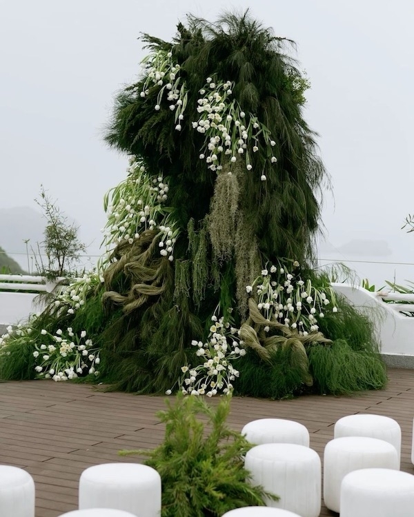 Beautiful Flower Altar Arrangement Ideas