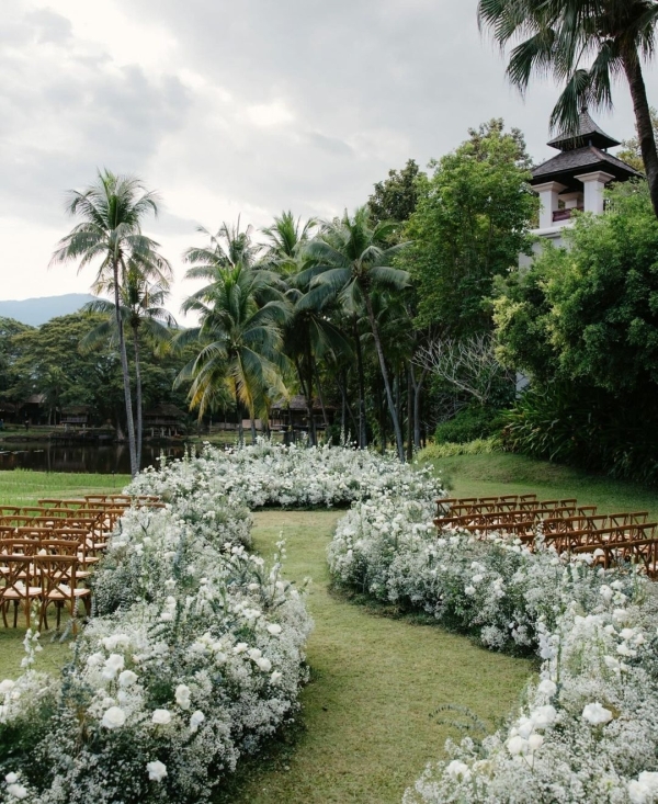 Beautiful Flower Altar Arrangement Ideas