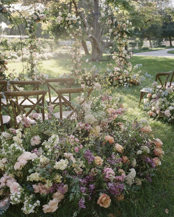 Beautiful Flower Altar Arrangement Ideas