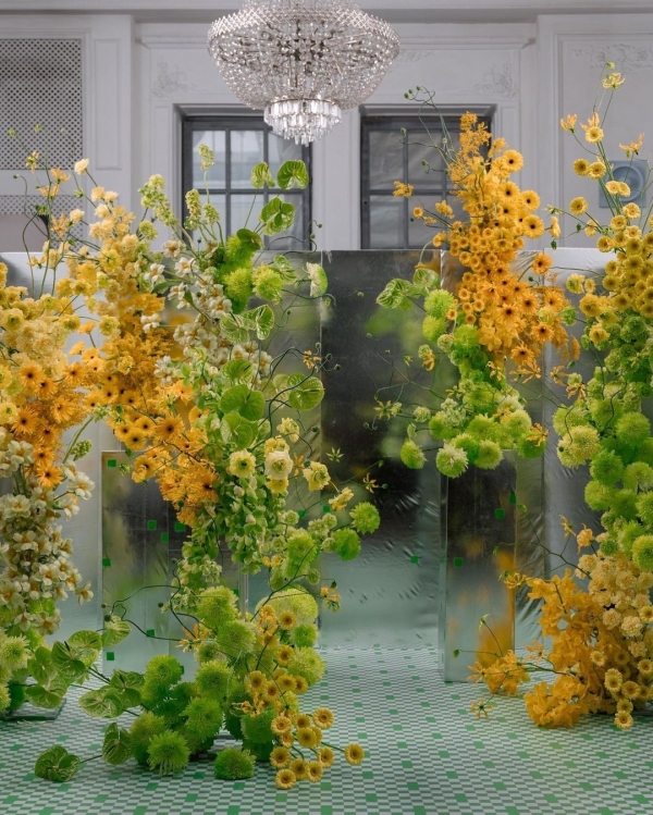 Beautiful Flower Altar Arrangement Ideas