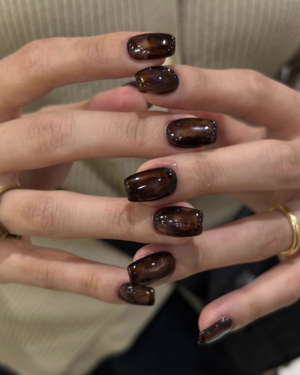 40 Trendy It-Girl Nail Designs to Inspire Your Next Appointment
