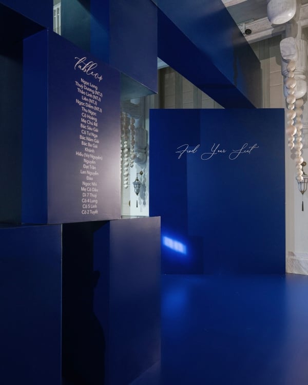 An Avant-Garde Vietnamese Beach Wedding Splashed in Bold Blue