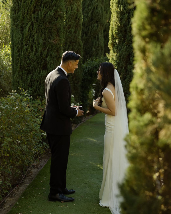 Why Nature Is the Best Backdrop for Your Wedding Photos