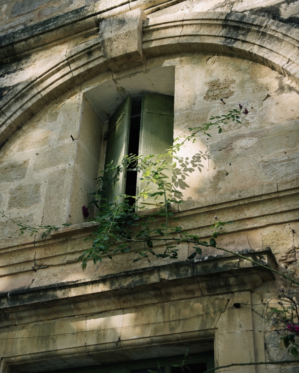 Influencer Xiayan Guo's Cinematic Abbey Wedding in Southern France