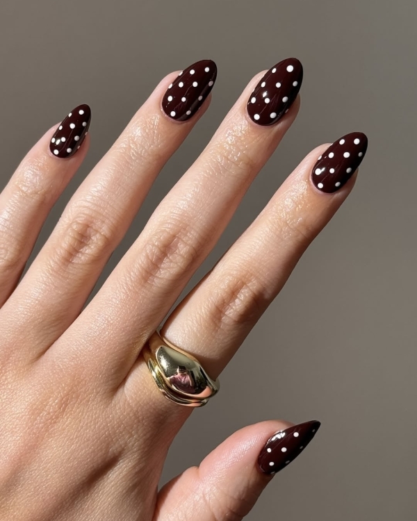 40 Trendy It-Girl Nail Designs to Inspire Your Next Appointment
