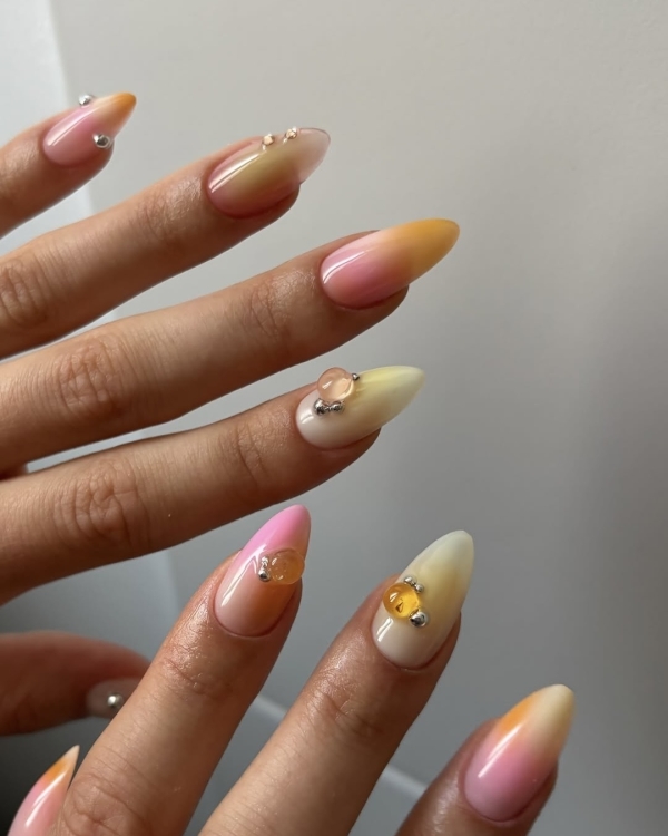 40 Trendy It-Girl Nail Designs to Inspire Your Next Appointment