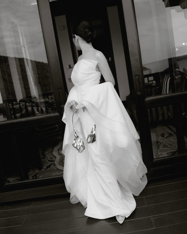 An Avant-Garde Vietnamese Beach Wedding Splashed in Bold Blue