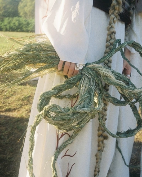 Trend: Woven Grass Arrangements