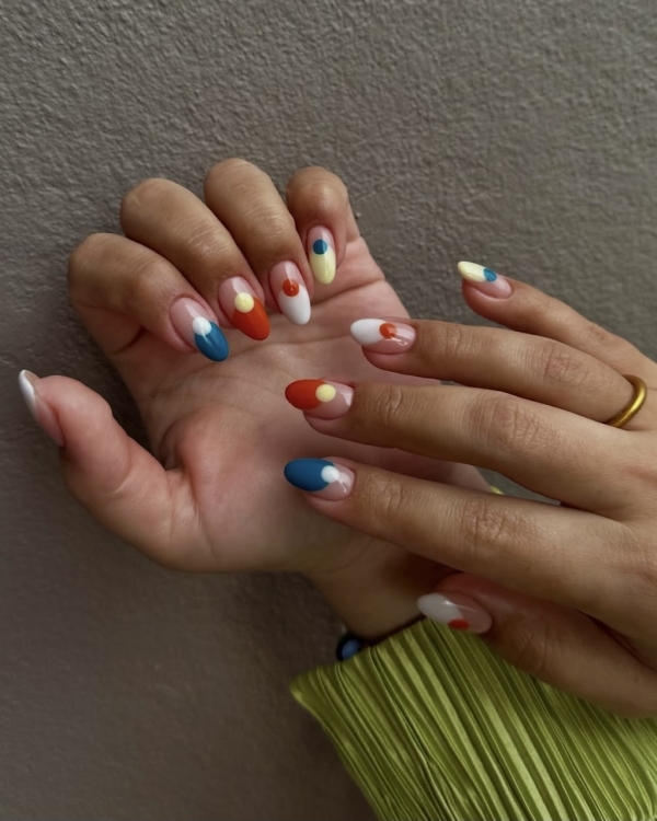 40 Trendy It-Girl Nail Designs to Inspire Your Next Appointment
