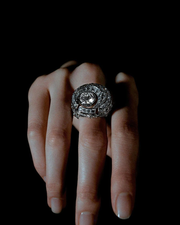 50 Iconic Vintage Engagement Ring Styles & Cuts — photo 1