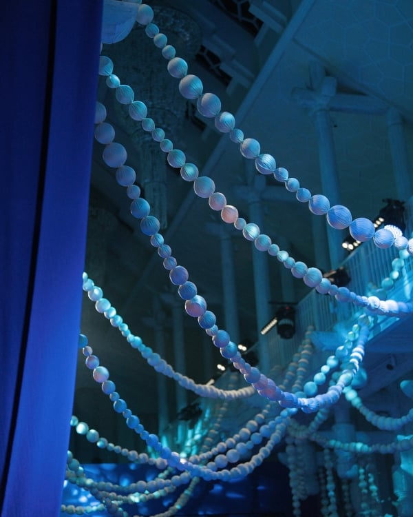 An Avant-Garde Vietnamese Beach Wedding Splashed in Bold Blue