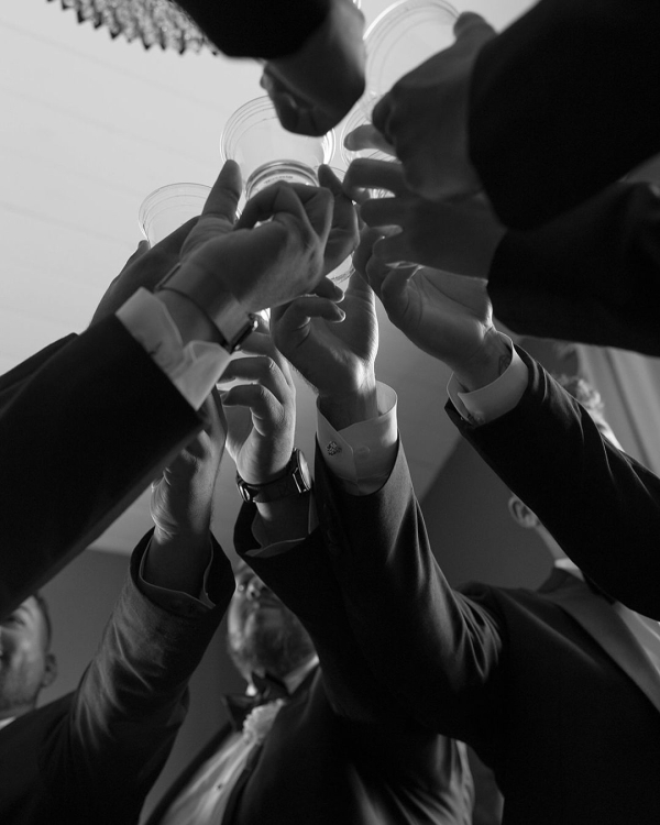 How to Achieve Stunning Wedding Group Photos Without Wasting Cocktail Hour