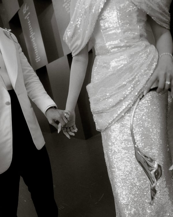 An Avant-Garde Vietnamese Beach Wedding Splashed in Bold Blue