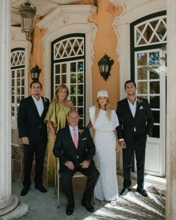 How to Achieve Stunning Wedding Group Photos Without Wasting Cocktail Hour