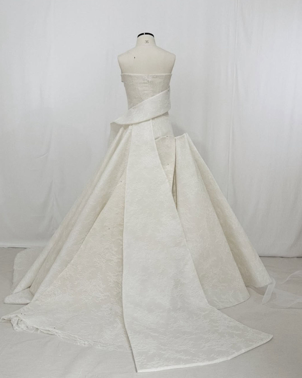 Wedding Dress Fittings 101: What to Expect at Your First, Second & Final Appointment