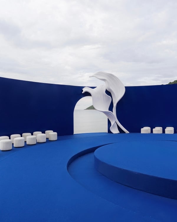 An Avant-Garde Vietnamese Beach Wedding Splashed in Bold Blue