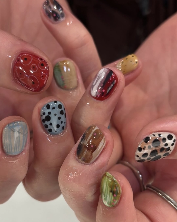 40 Trendy It-Girl Nail Designs to Inspire Your Next Appointment