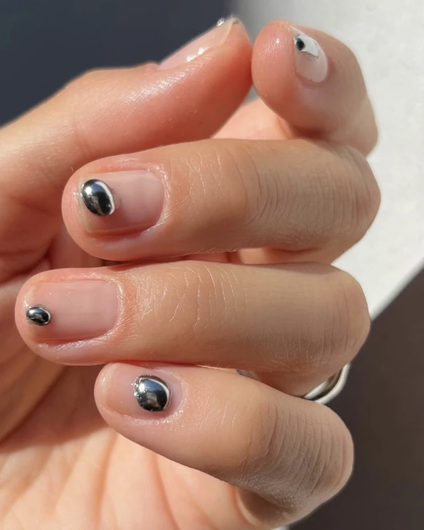 25 Show-Stopping Nail Design Ideas for New Year’s Eve 2025