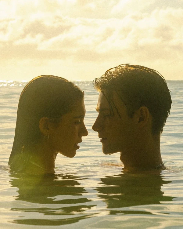 Wedding Budget Blown? Here's 7 Clever Ways to Plan a Luxury Honeymoon for Less — photo 2