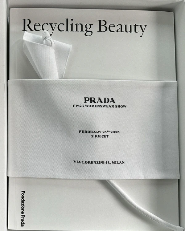 30 Creative Fashion Show Invitations to Inspire Your Wedding Stationery — photo 2