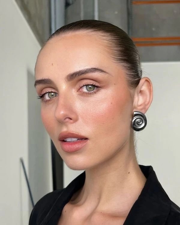 16 Best Makeup Artists in Australia