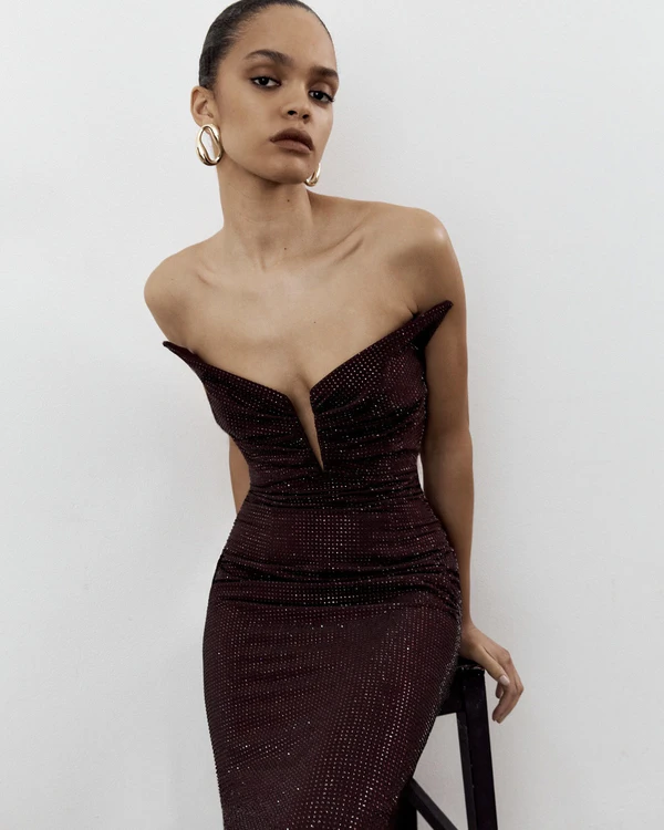 40 Stunning Christmas Party Outfits for 2024