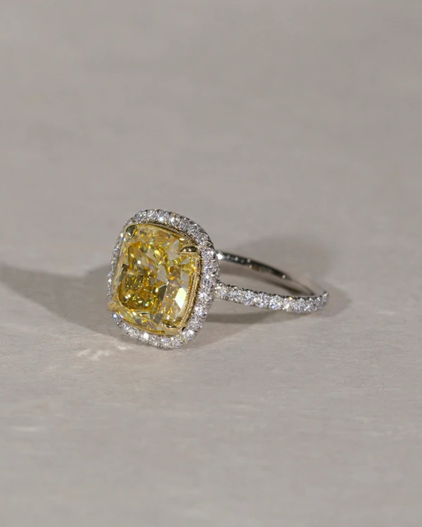 A Complete Guide to Yellow Diamond Engagement Rings