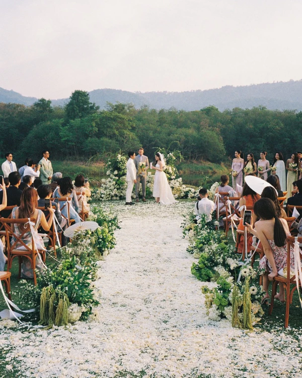 Splitting the Wedding Bill: Who Pays for What in Modern Weddings?